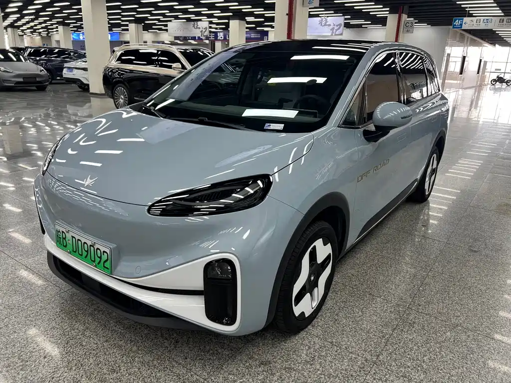 Автомобиль #870135 S 2024