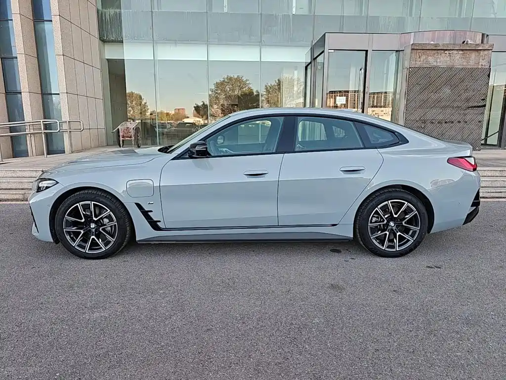 BMW i4 — миниатюра 4