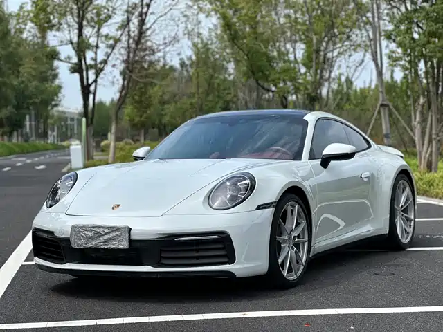 PORSCHE 911 2024