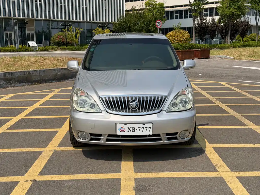 Buick GL8 — миниатюра 3