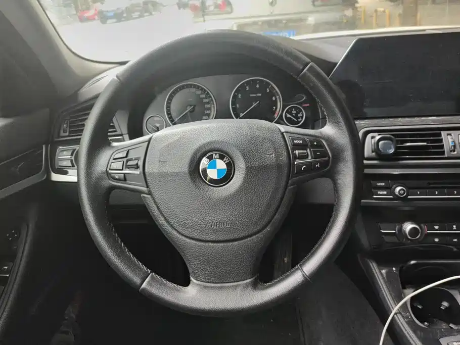 BMW 5 Series (Import) — миниатюра 15
