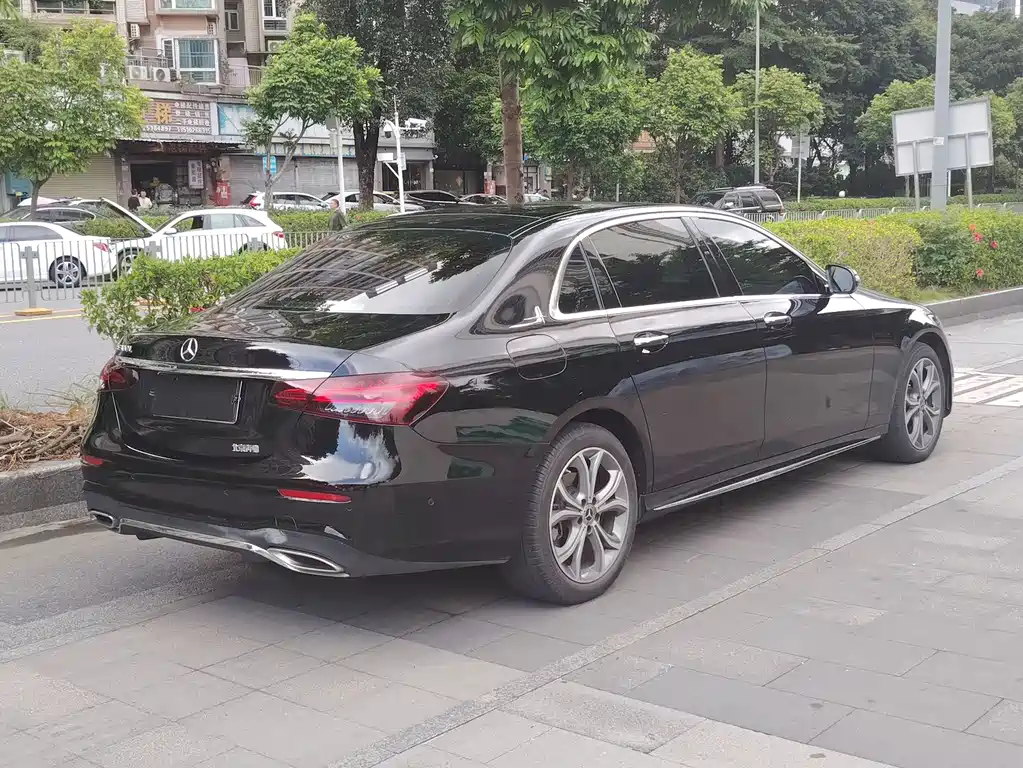 MERCEDES-BENZ E CLASS