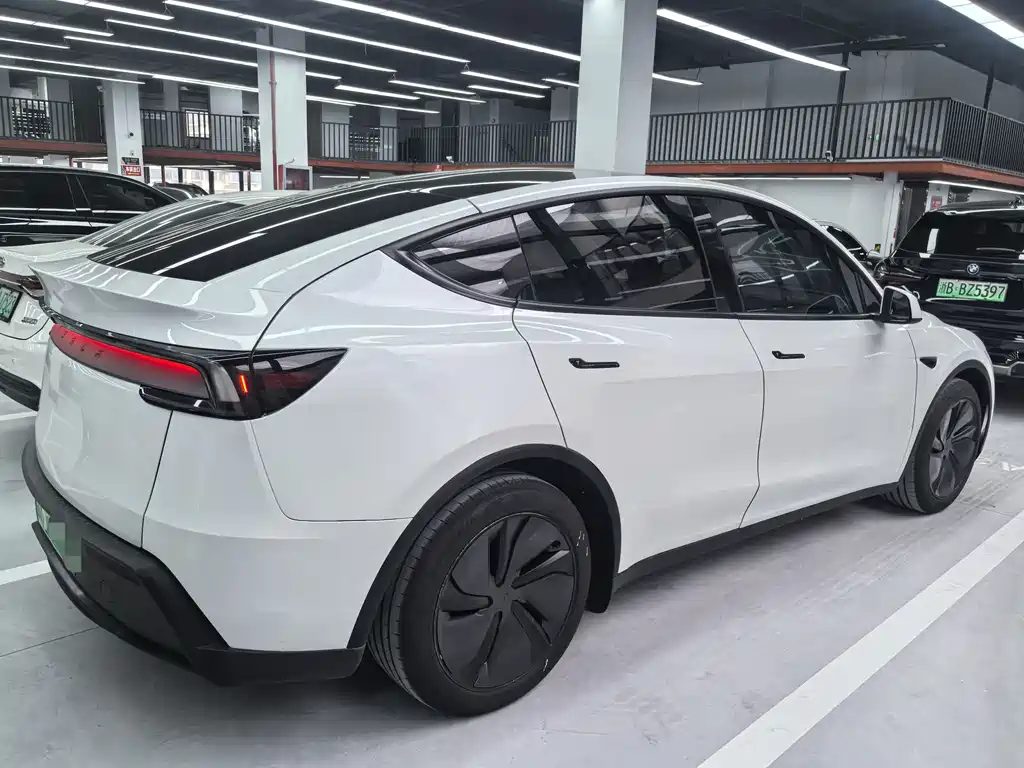 Tesla Model Y — фотографии объявления, Фото 12