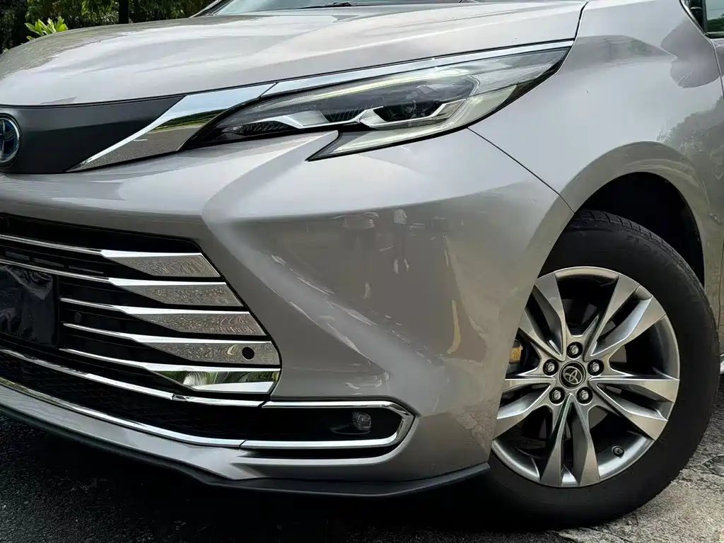 Toyota Sienna — миниатюра 15