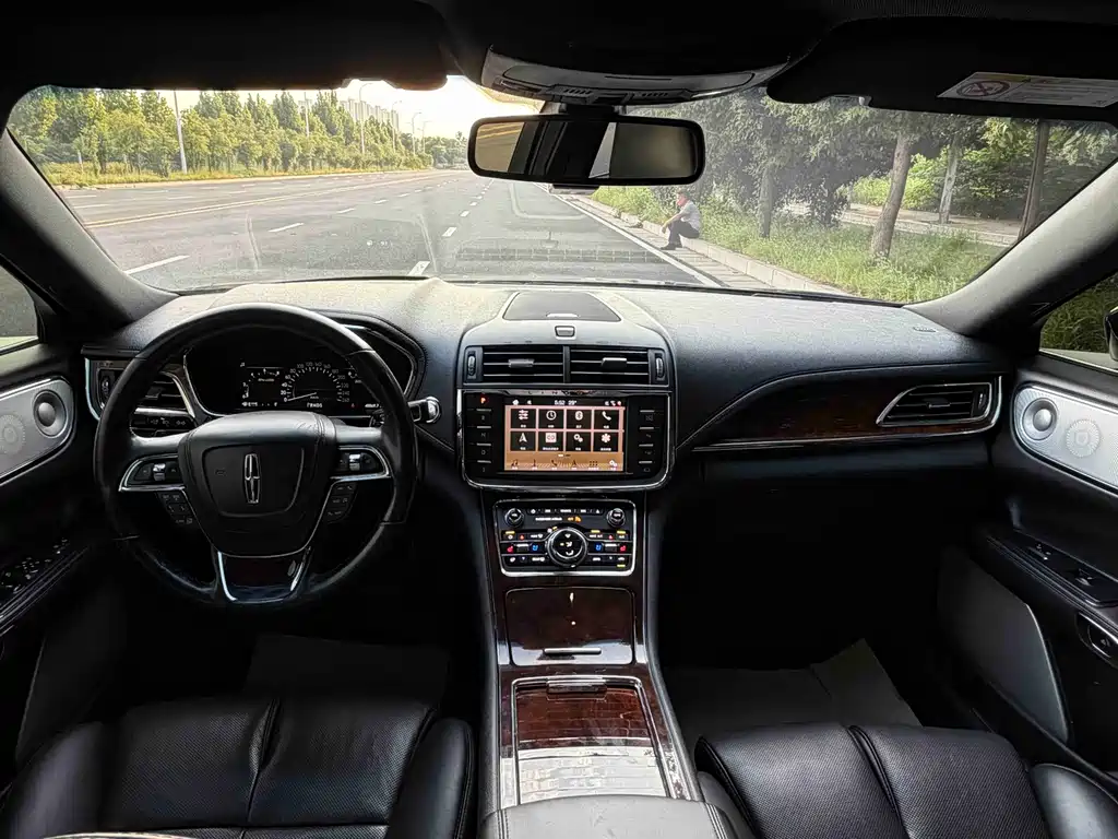 Lincoln Continental — миниатюра 10