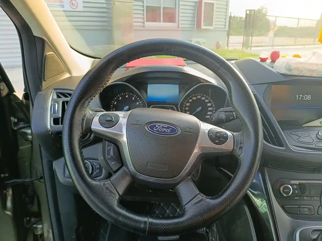 Ford Kuga — миниатюра 6