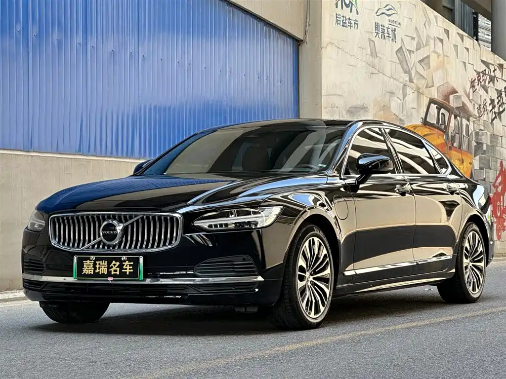 Volvo S90 PHEV 2023