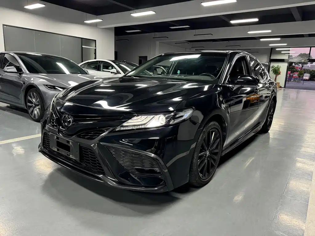 Toyota Camry — миниатюра 4