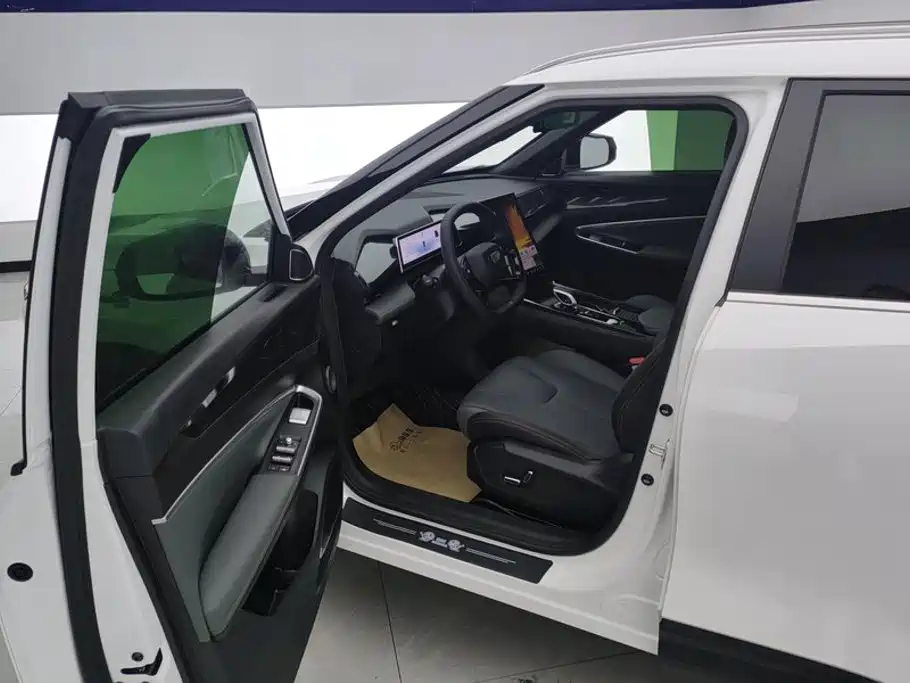 Geely Boyue — миниатюра 9