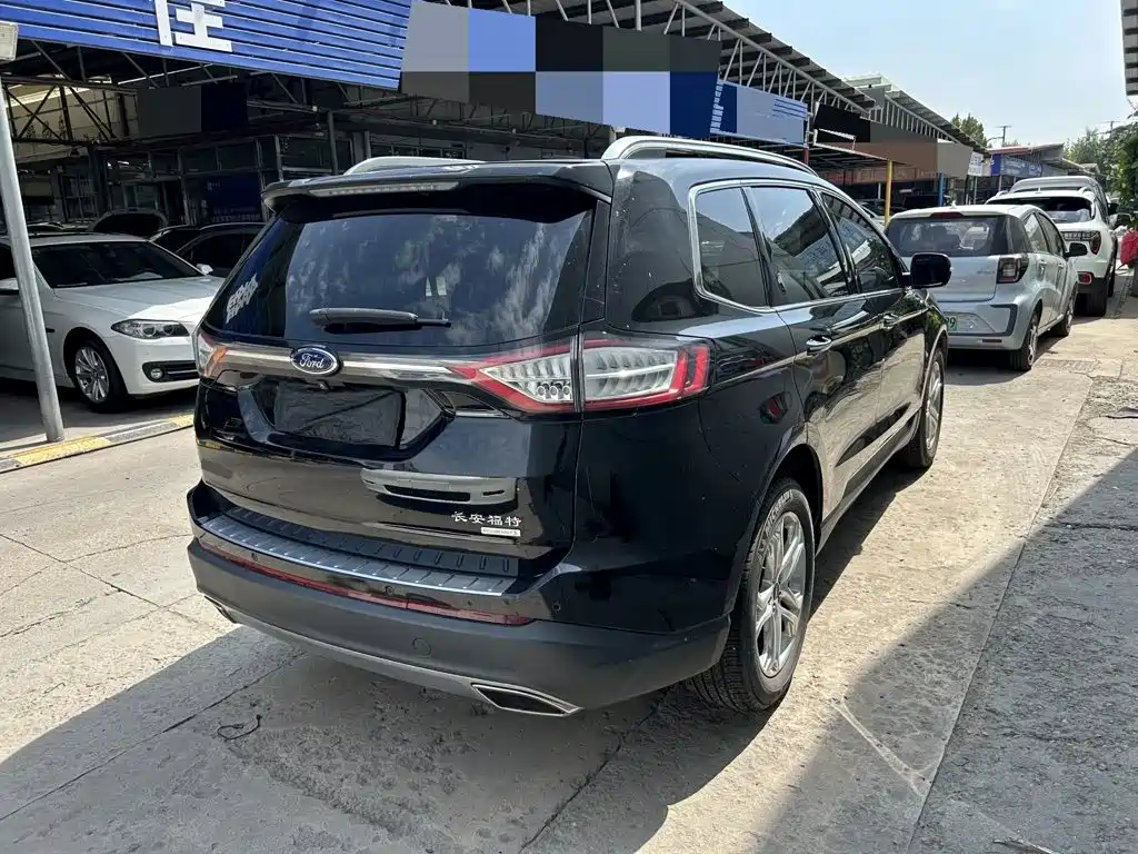 Ford Edge — миниатюра 6