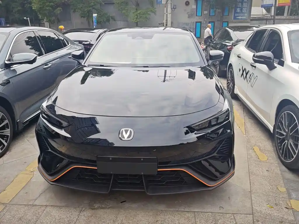 Changan UNI-V 2025 1.5T 500Bar Luxury Sport