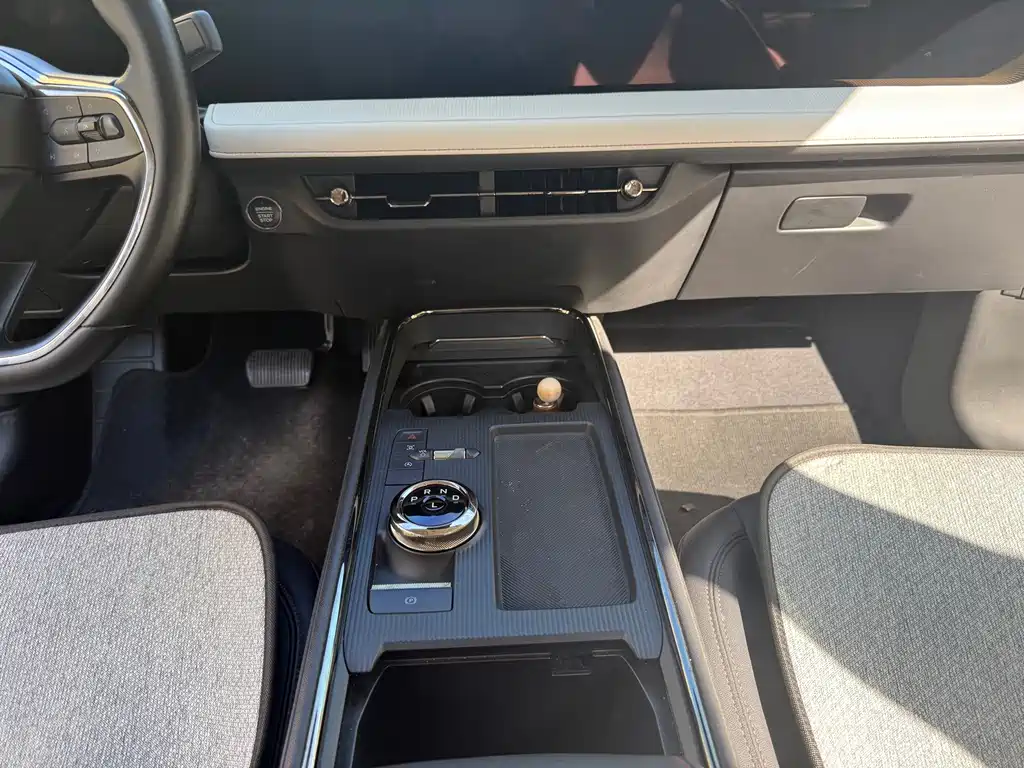 Ford Mondeo — миниатюра 10