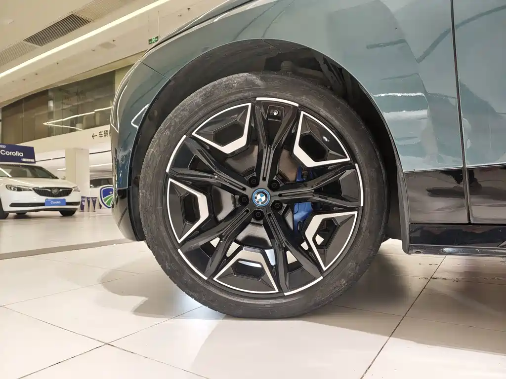 BMW iX — миниатюра 12