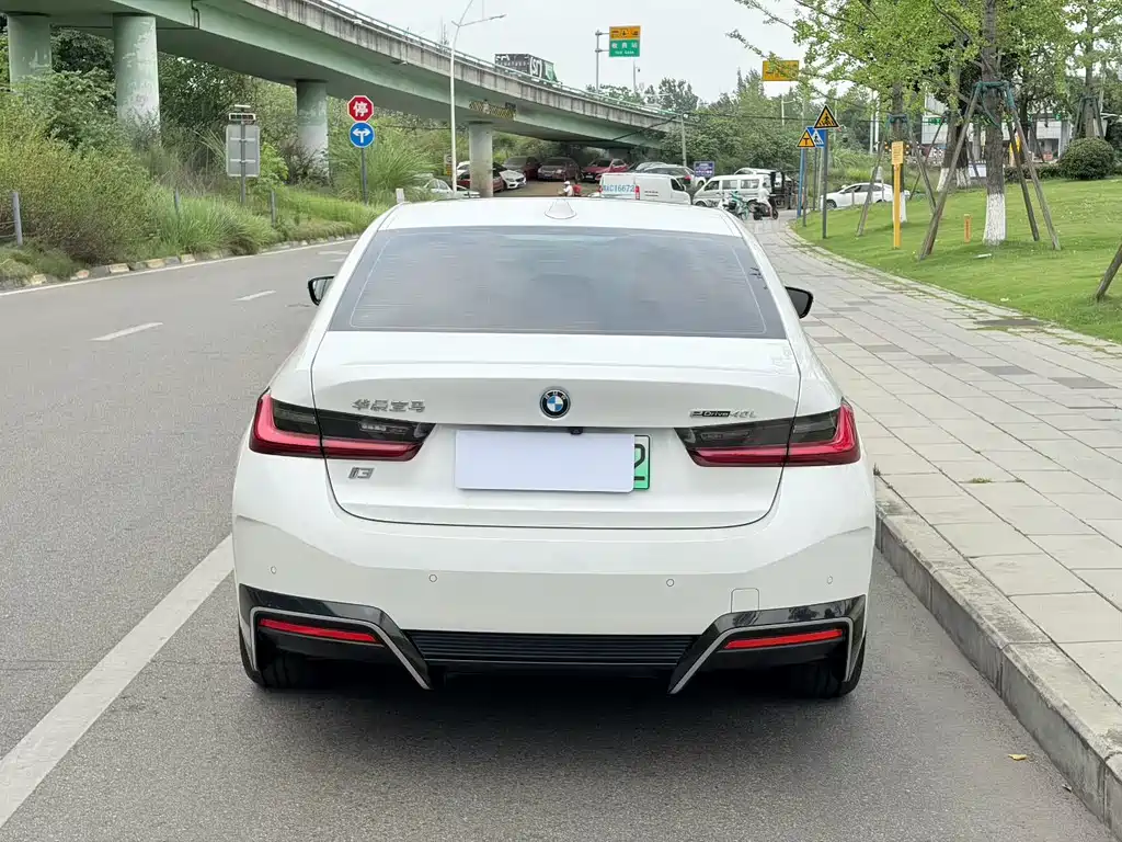 BMW i3 2023 eDrive 40 L