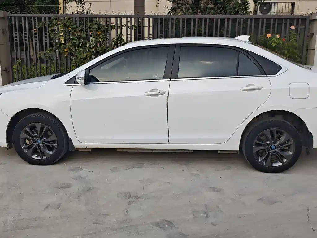 BYD Qin NEV — миниатюра 8