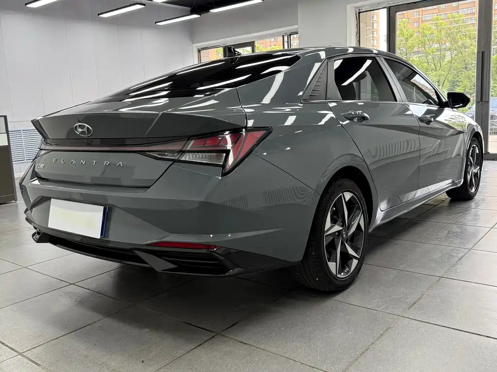 Hyundai Elantra 2022 1.5L CVT LUX Luxury