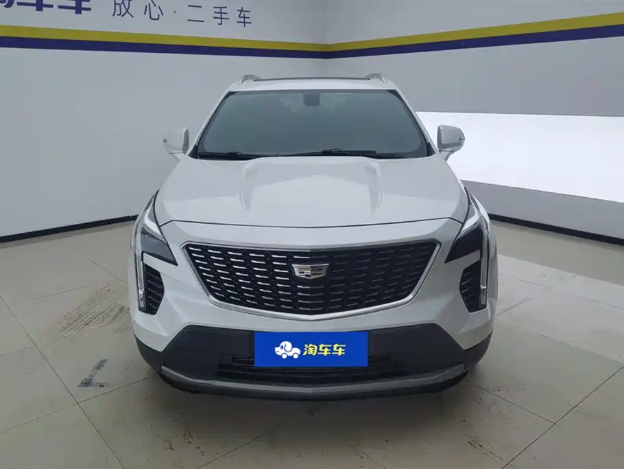 CADILLAC XT4