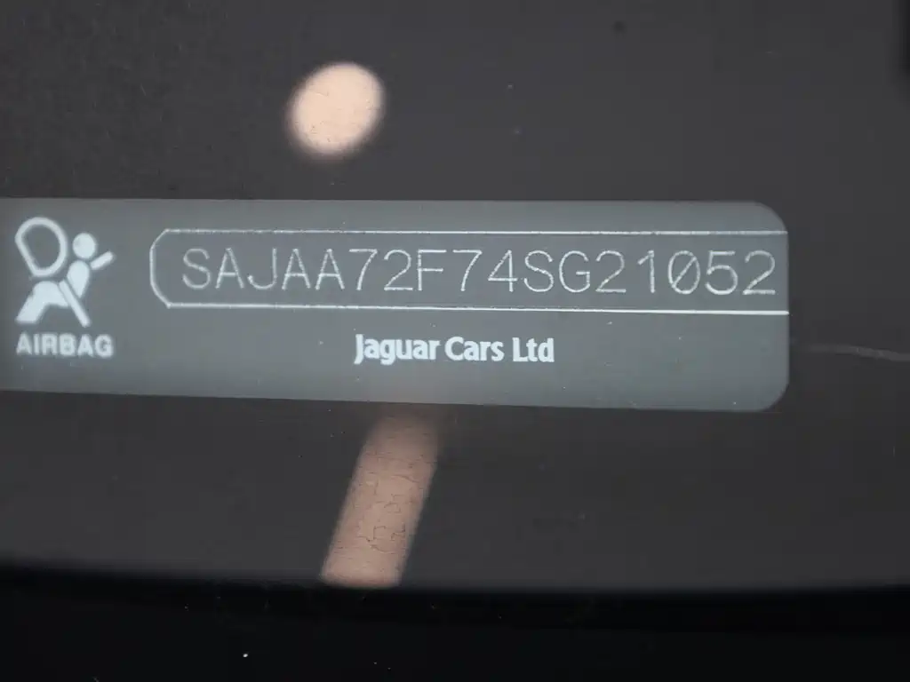 Jaguar XJ — миниатюра 24