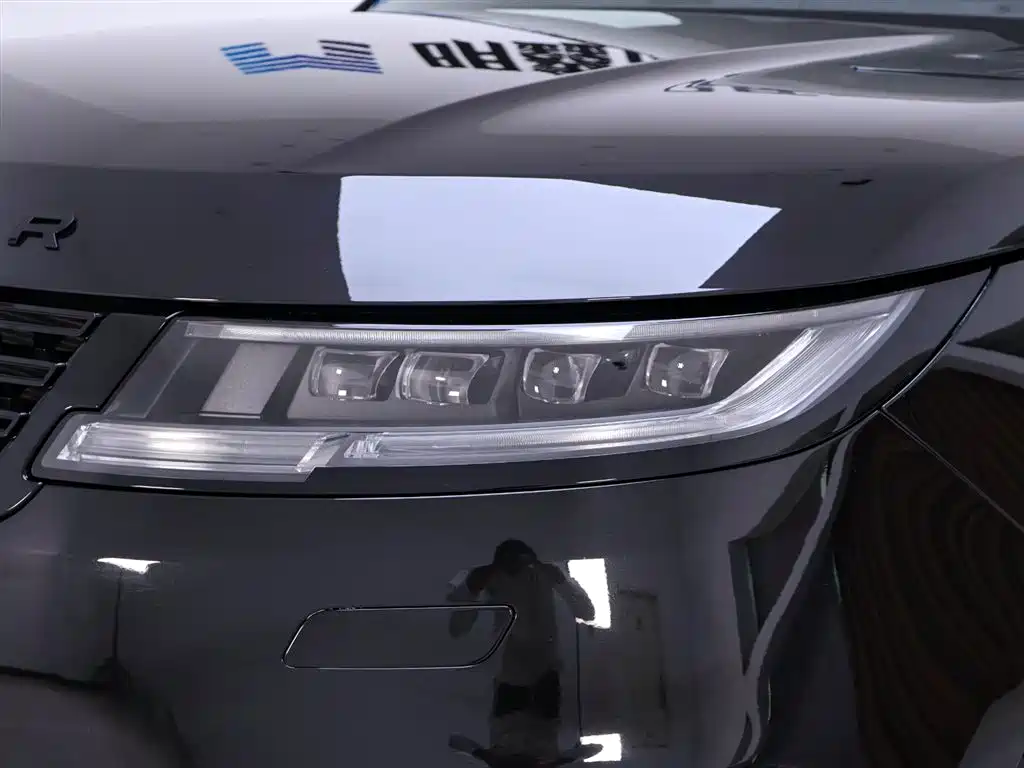 Land Rover Range Rover Sport 2025 400PS