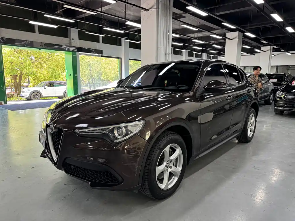 Alfa Romeo Stelvio 2019