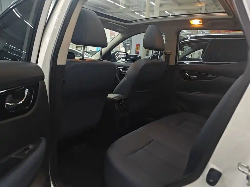 Nissan Qashqai — миниатюра 17