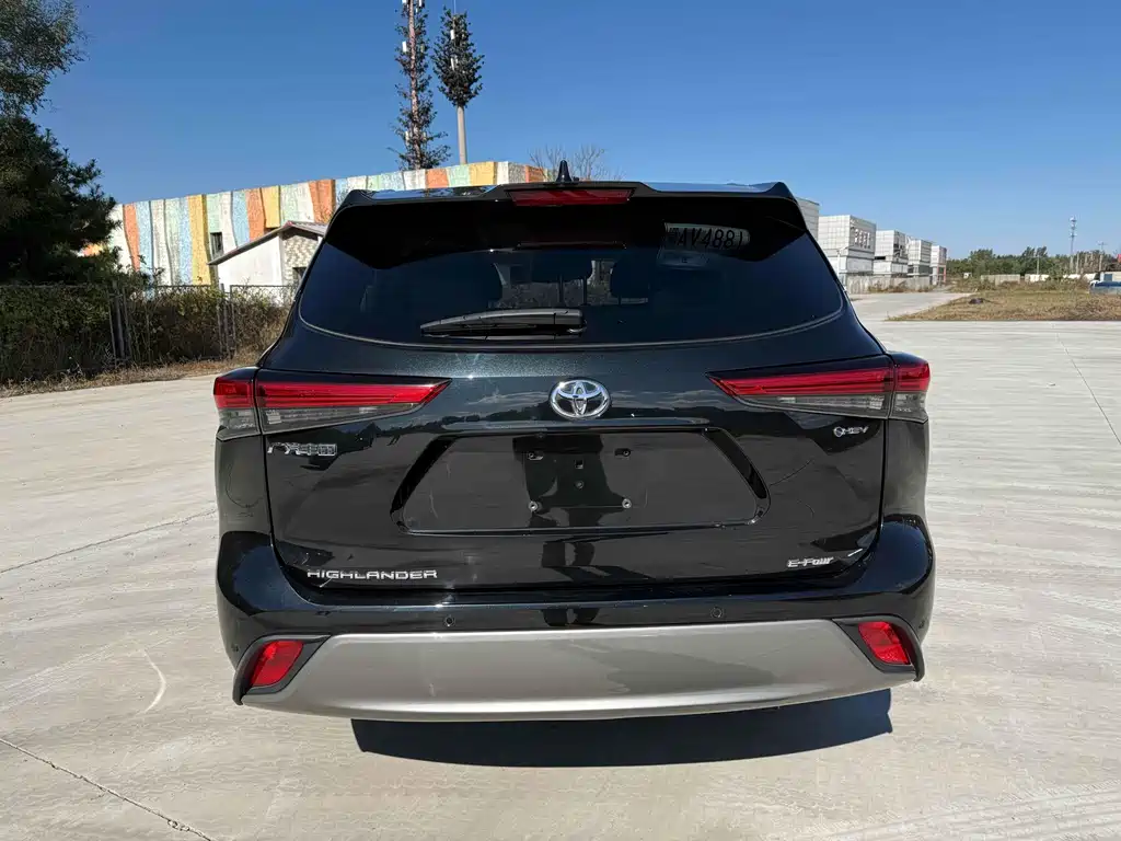 Toyota Highlander 2024 2.5L Luxury 7 мест