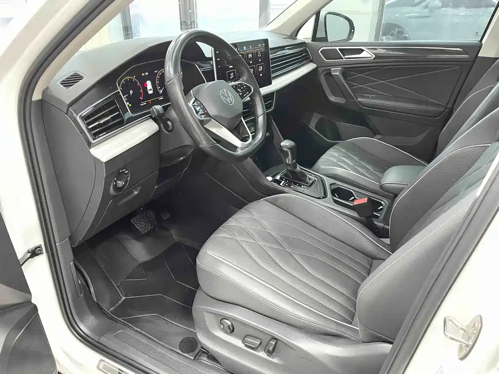 Volkswagen Tiguan L 2023 — фото 7