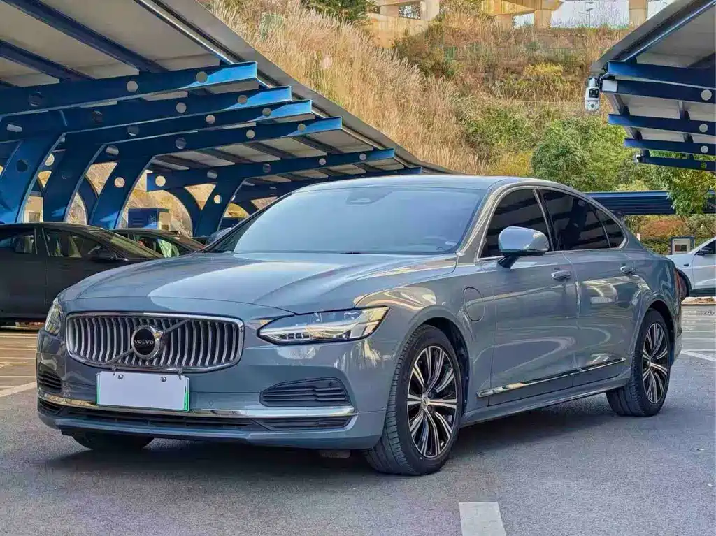 Volvo S90 PHEV 2022