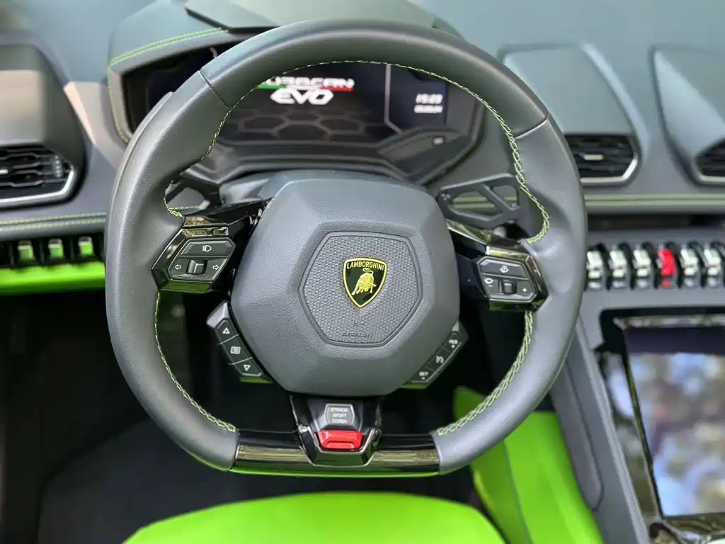 LAMBORGHINI HURACÁN