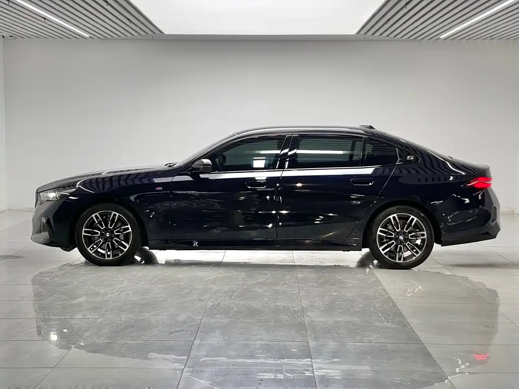 BMW 5 Series 5 2026 530Li Lead M Sport