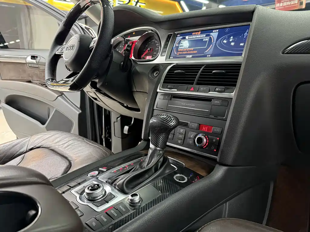 Audi Q7 2011 3.0 TFSI (200kW