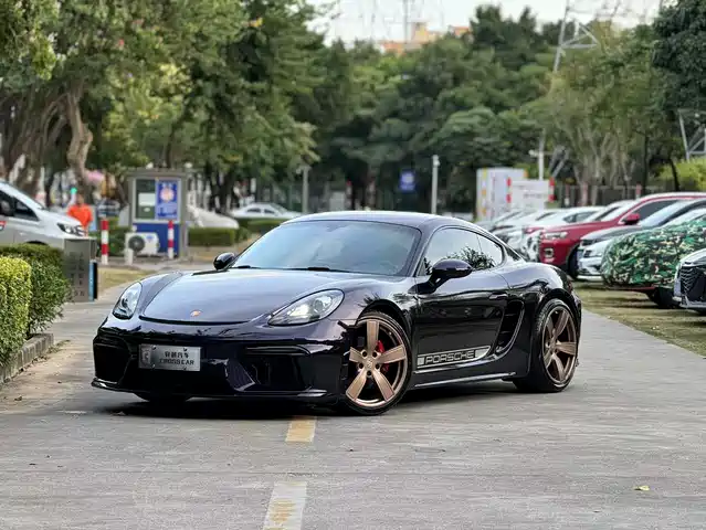 PORSCHE 718