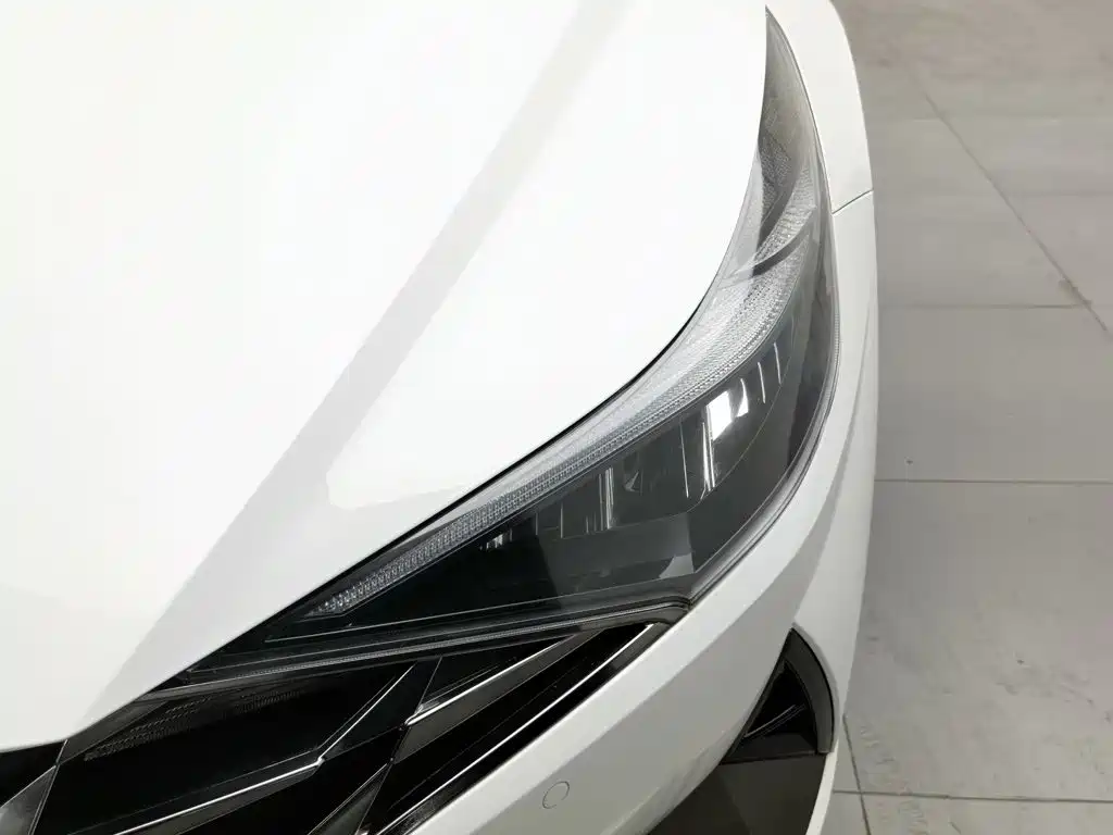 Hyundai Elantra — миниатюра 7