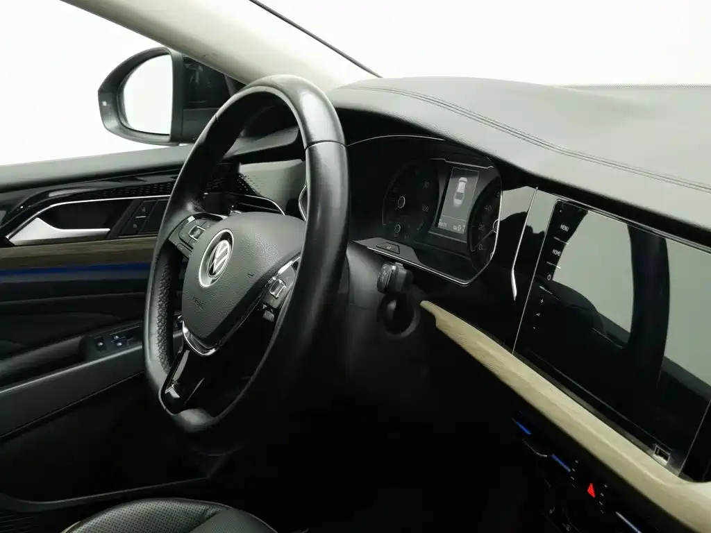 Volkswagen Passat PHEV — миниатюра 22
