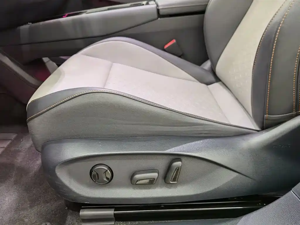 VOLKSWAGEN ID.7 VIZZION