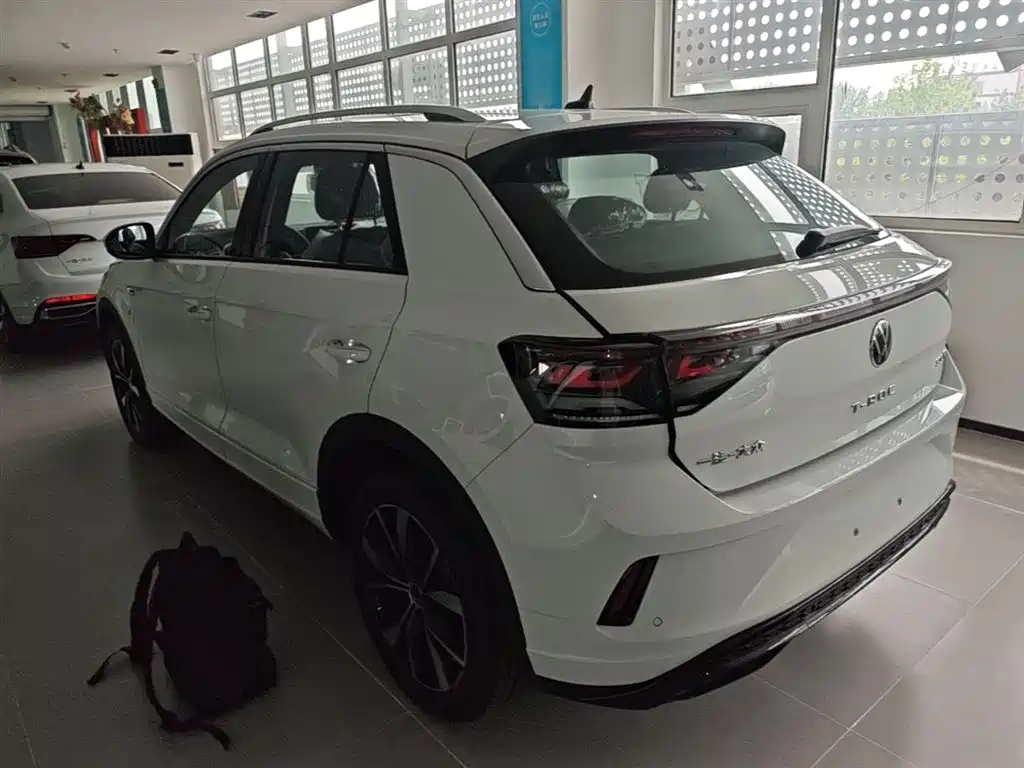 Volkswagen T-Roc 2025 300TSI DSG