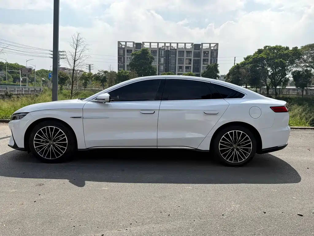 BYD Han — миниатюра 4