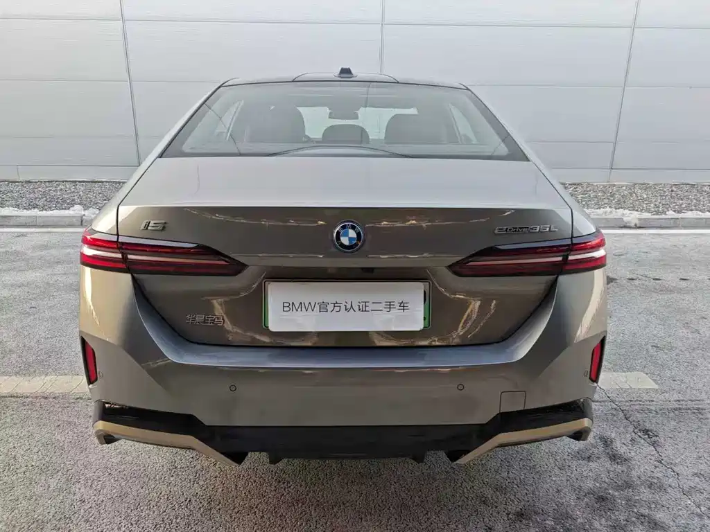BMW I5