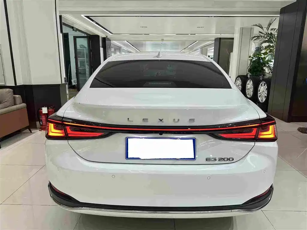 Lexus ES — миниатюра 21