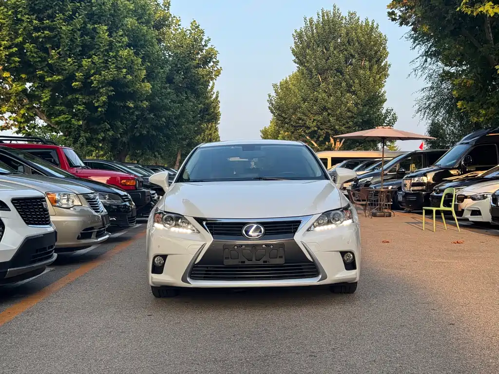 Lexus CT — миниатюра 2