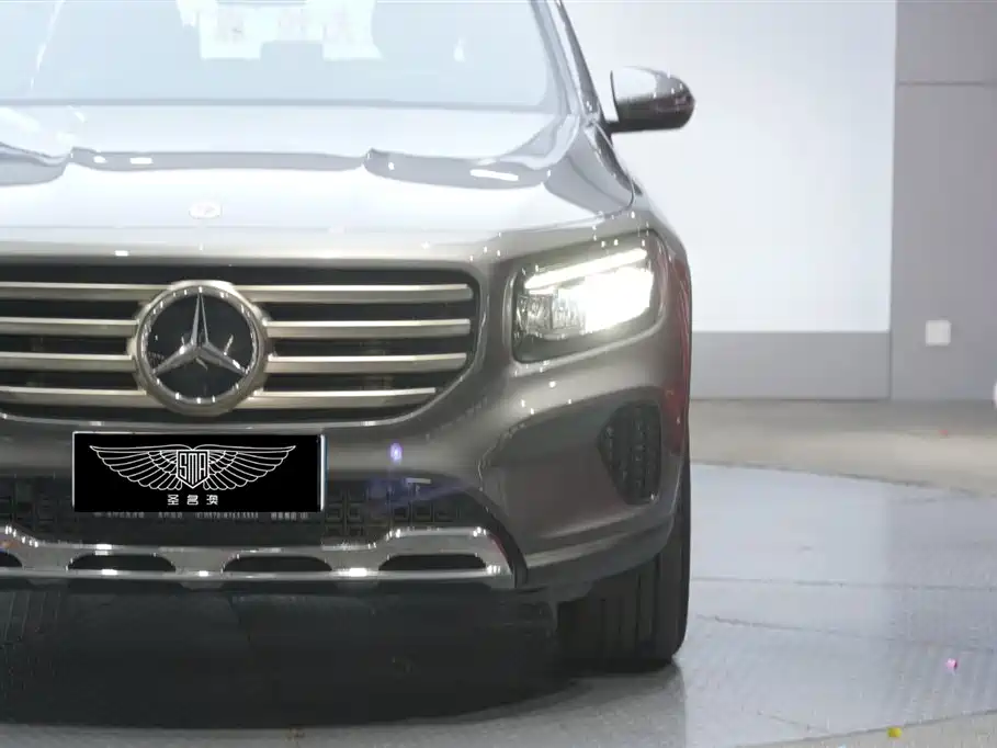 MERCEDES-BENZ GLB