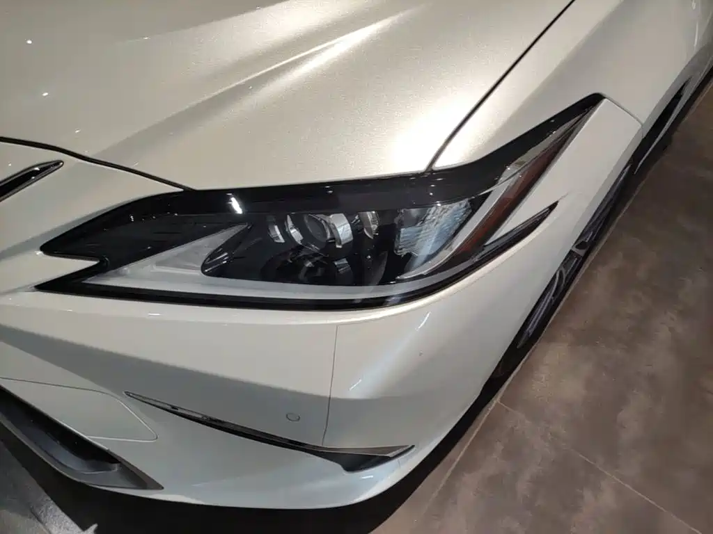 Lexus ES — миниатюра 24
