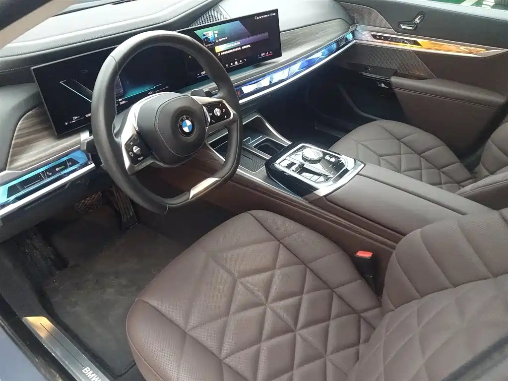 BMW 7 SERIES