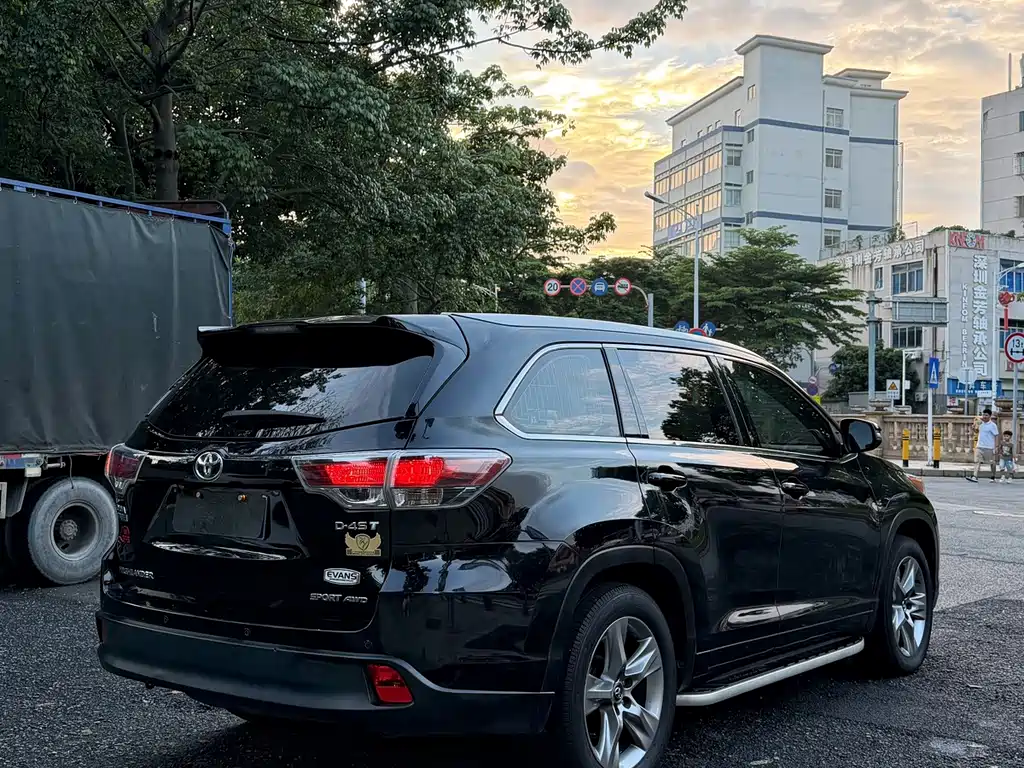 Toyota Highlander — миниатюра 7