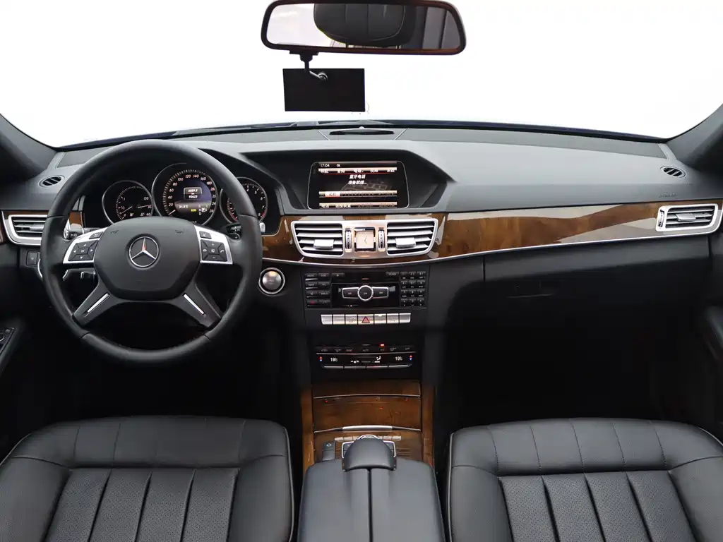 Mercedes-Benz E-Class — миниатюра 15