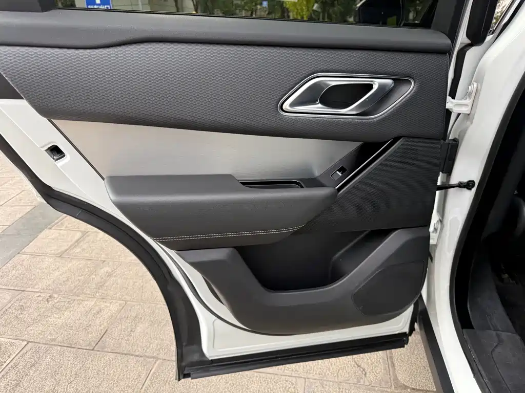 Land Rover Velar — миниатюра 31
