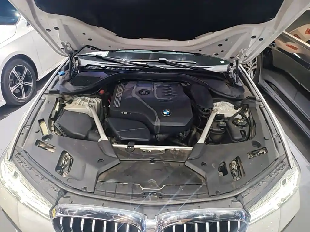 BMW 5 Series — миниатюра 20