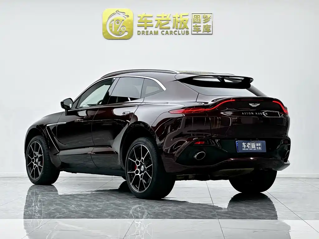Aston Martin DBX — миниатюра 6