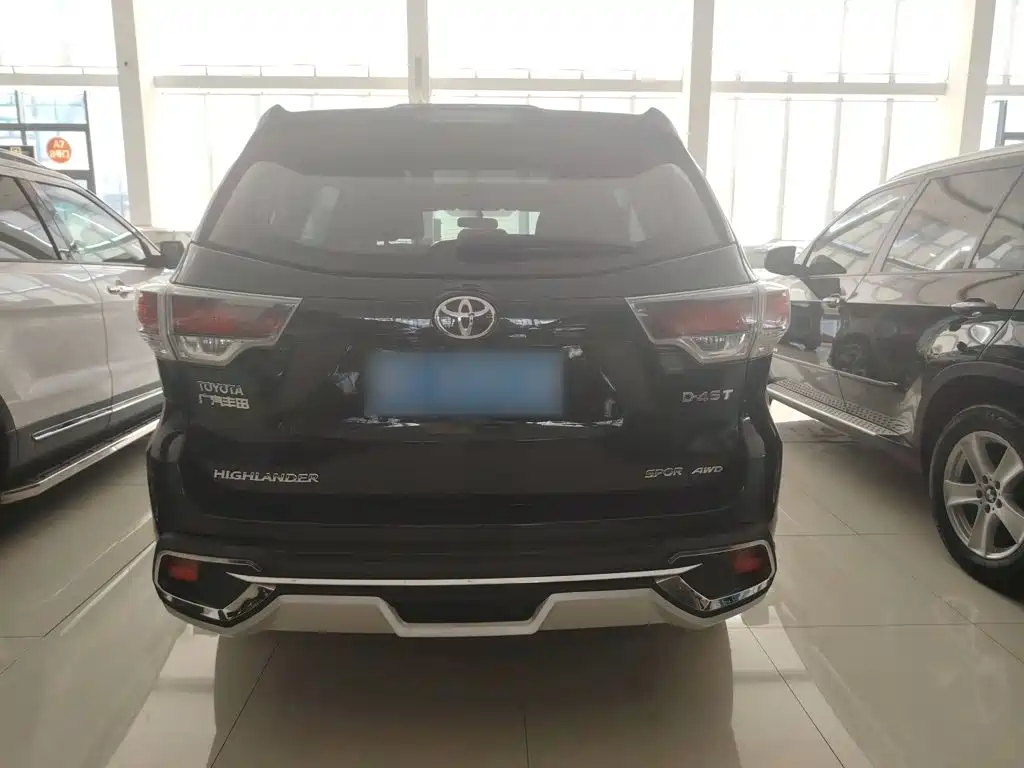 Toyota Highlander 2015 2.0T Luxury 7 мест
