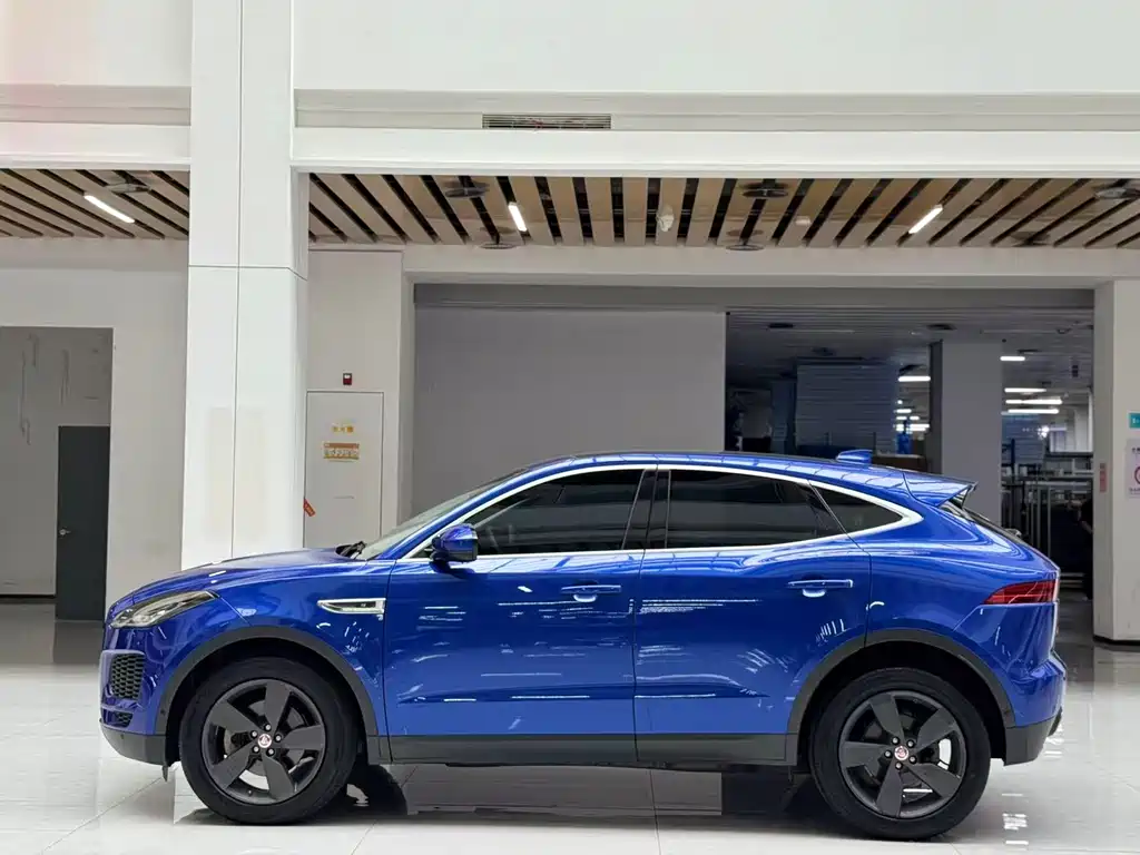 Jaguar E-PACE — миниатюра 8